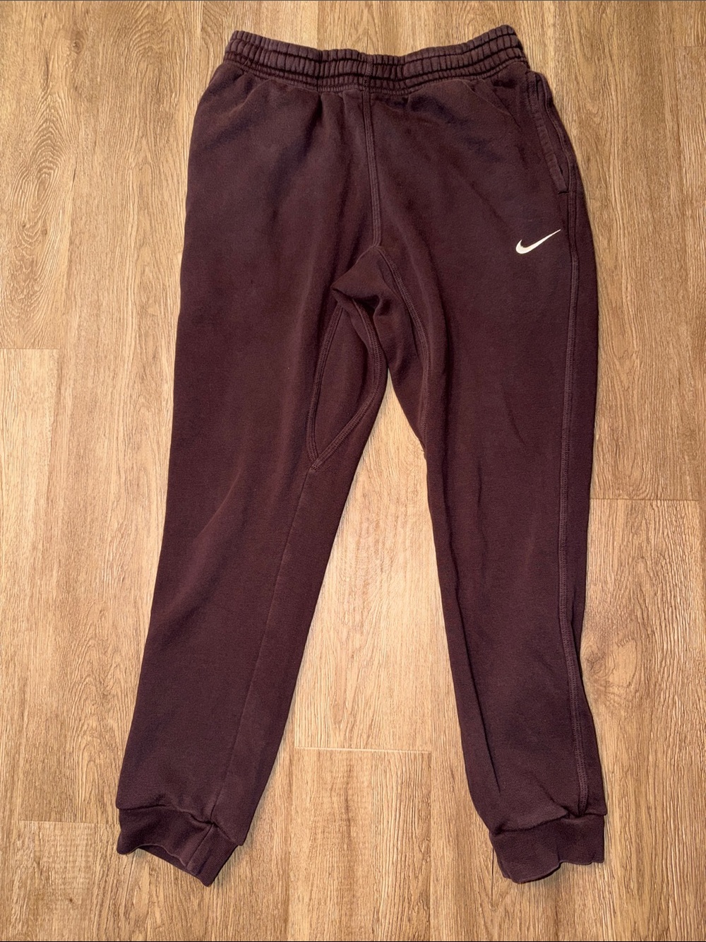 Nike Sportswear Club Fleece Joggers Brown Maroon Size Medium Embroidered
